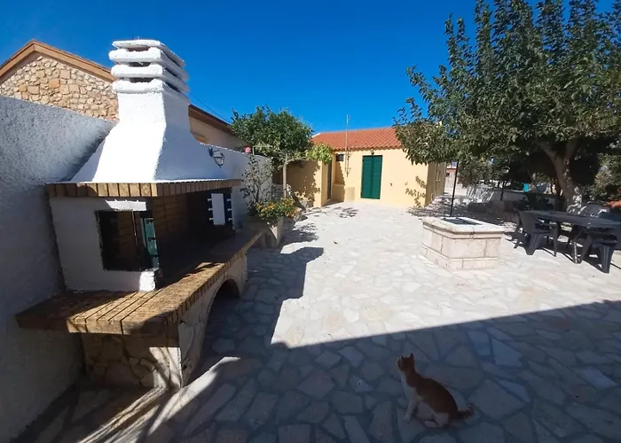 بيت للعطل Traditional House